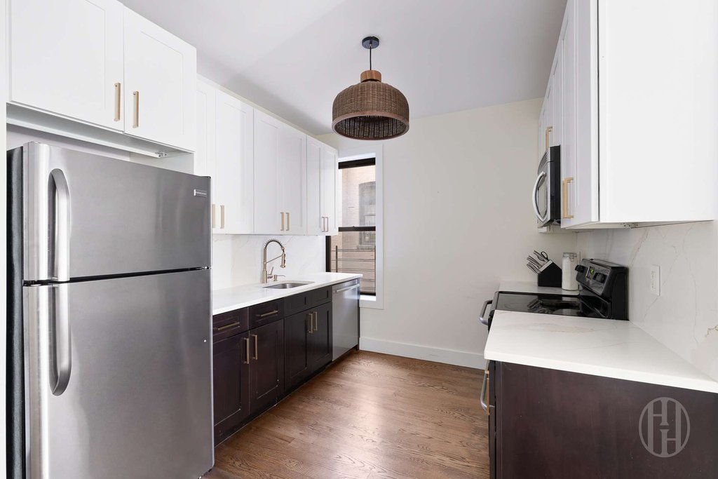 41 Clarkson Avenue, Unit 2F photo 5