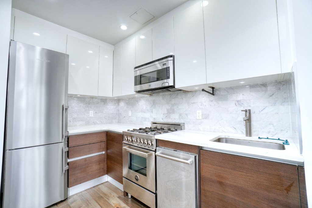 11-35 45th Avenue, Unit 3H photo 6