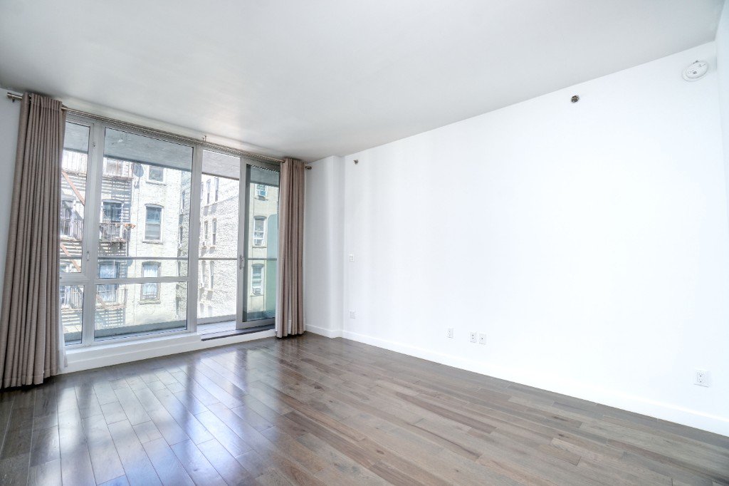 11-35 45th Avenue, Unit 3H photo 7