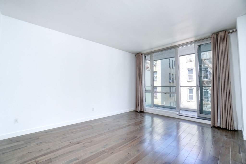 11-35 45th Avenue, Unit 3H photo 8