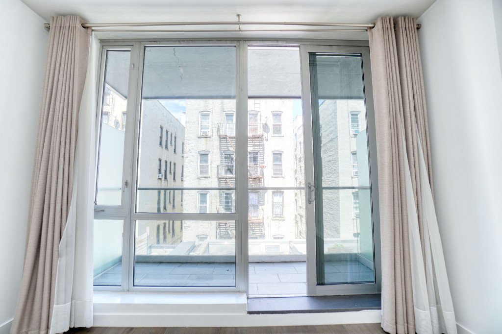 11-35 45th Avenue, Unit 3H photo 10