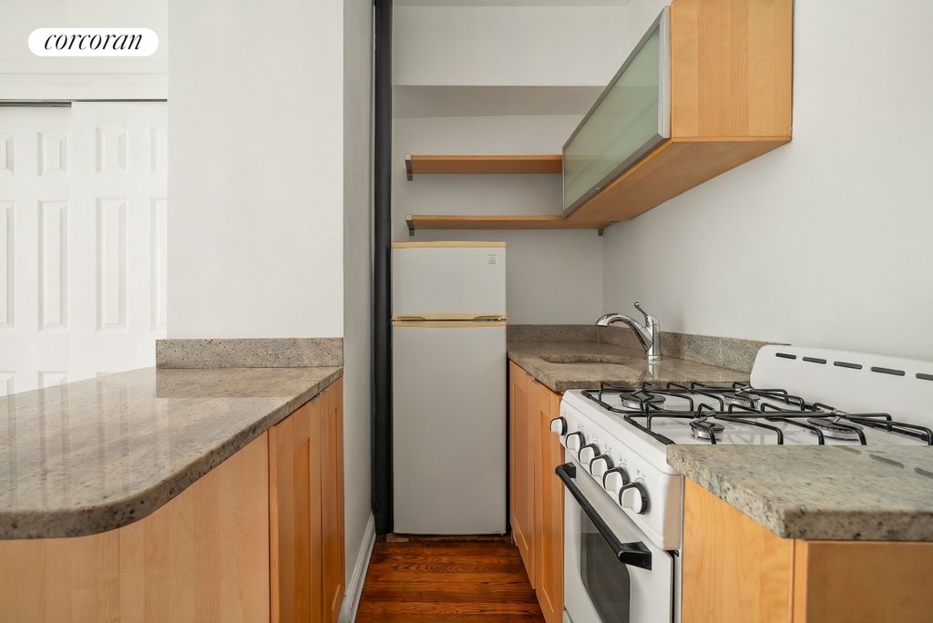 142 Hicks Street, Unit 3B photo 2