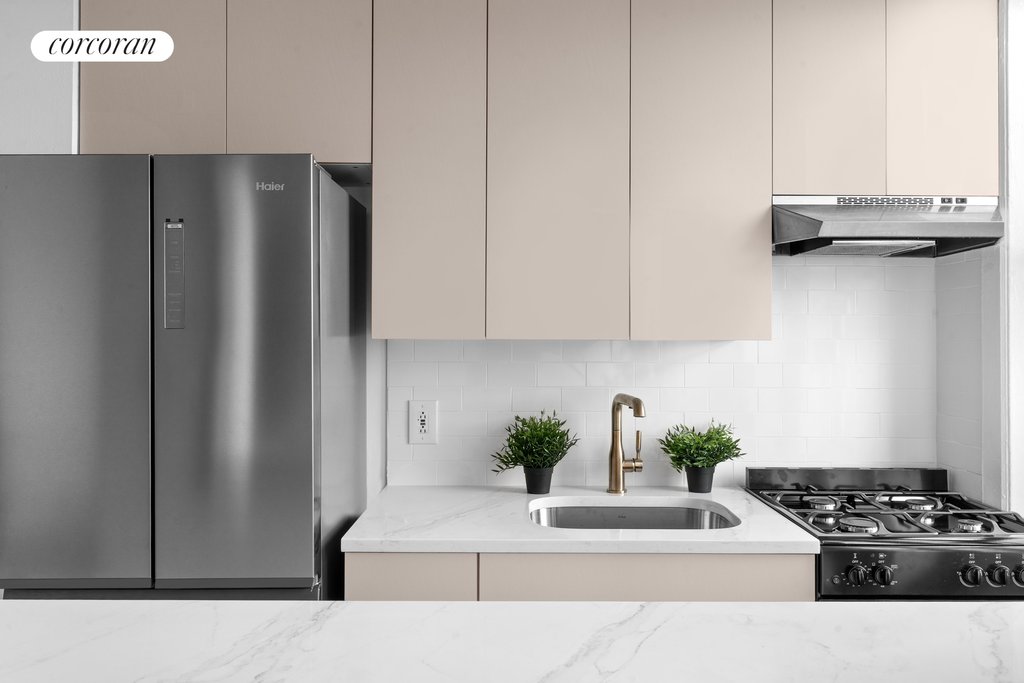 80 Winthrop Street, Unit J5 photo 3