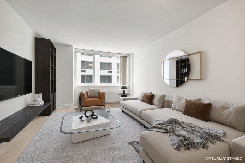 100 Riverside Boulevard, Unit 5E