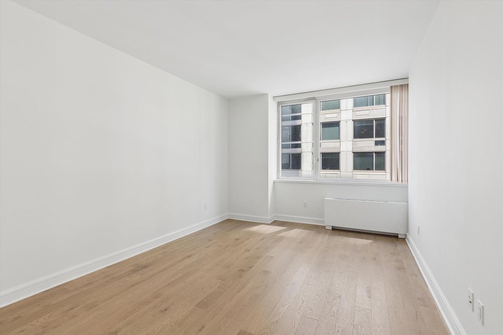 100 Riverside Boulevard, Unit 5E photo 5