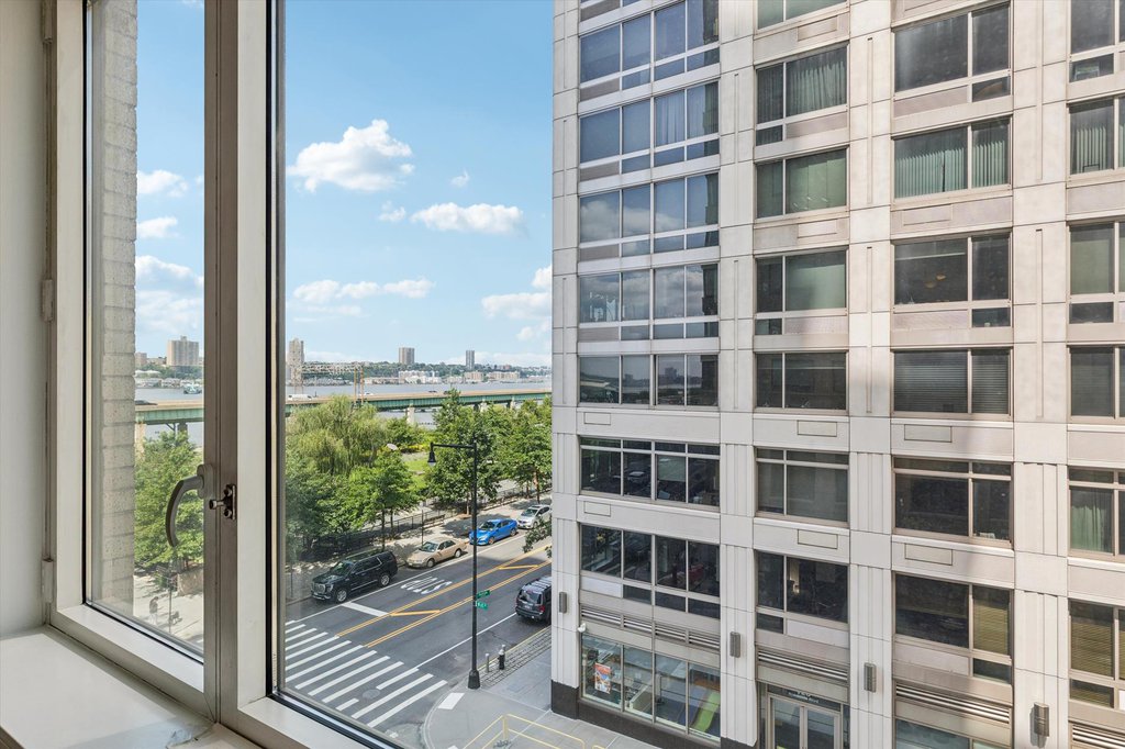 100 Riverside Boulevard, Unit 5E photo 7