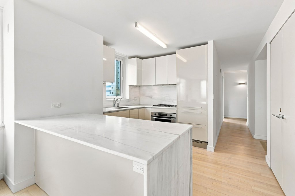 322 West 57th Street, Unit 45H photo 6