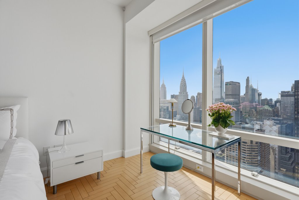 845 United Nations Plaza, Unit 61D photo 28