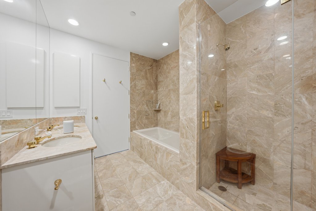 845 United Nations Plaza, Unit 61D photo 30