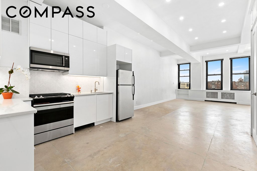 315 Seventh Avenue, Unit 16C photo 4