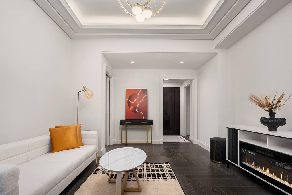 303 Park Avenue, Unit 2025