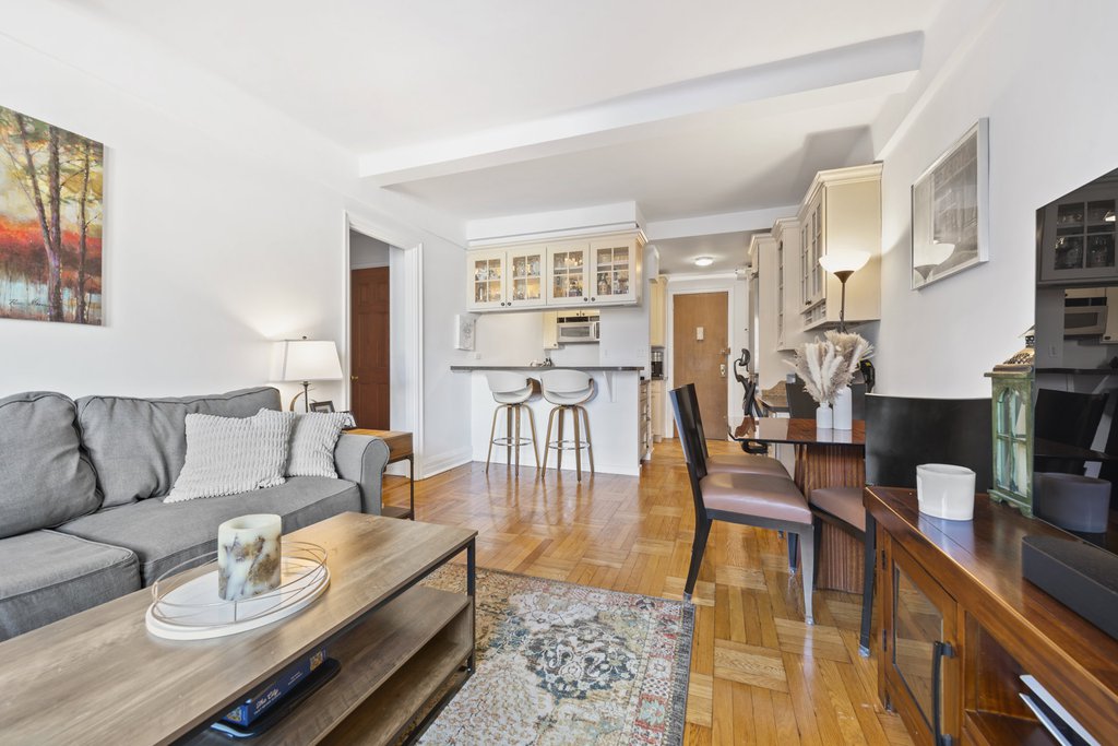 235 West 102nd Street, Unit 8O photo 2