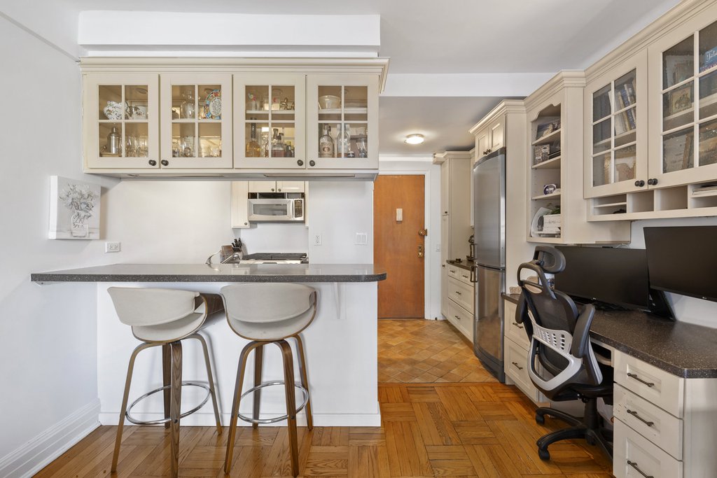 235 West 102nd Street, Unit 8O photo 3