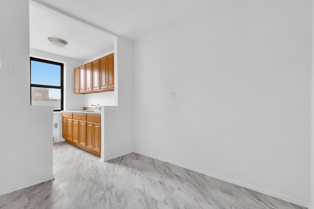 2830 Briggs Avenue, Unit 5B photo 6