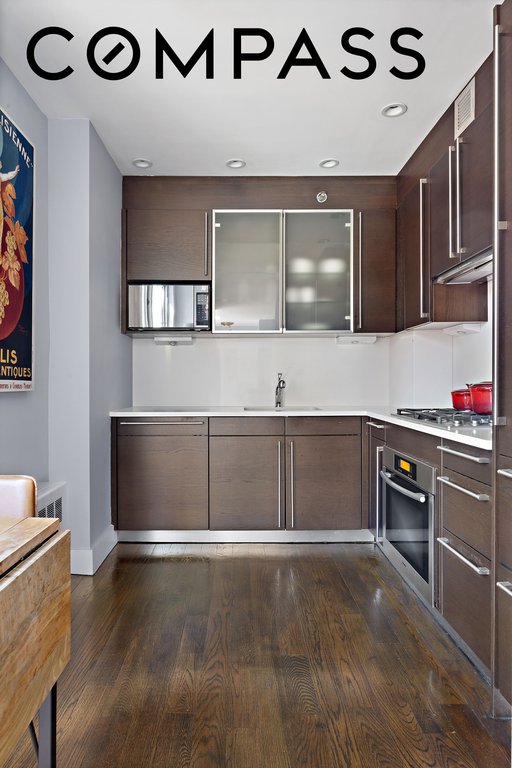 464 West 44th Street, Unit 6J photo 2