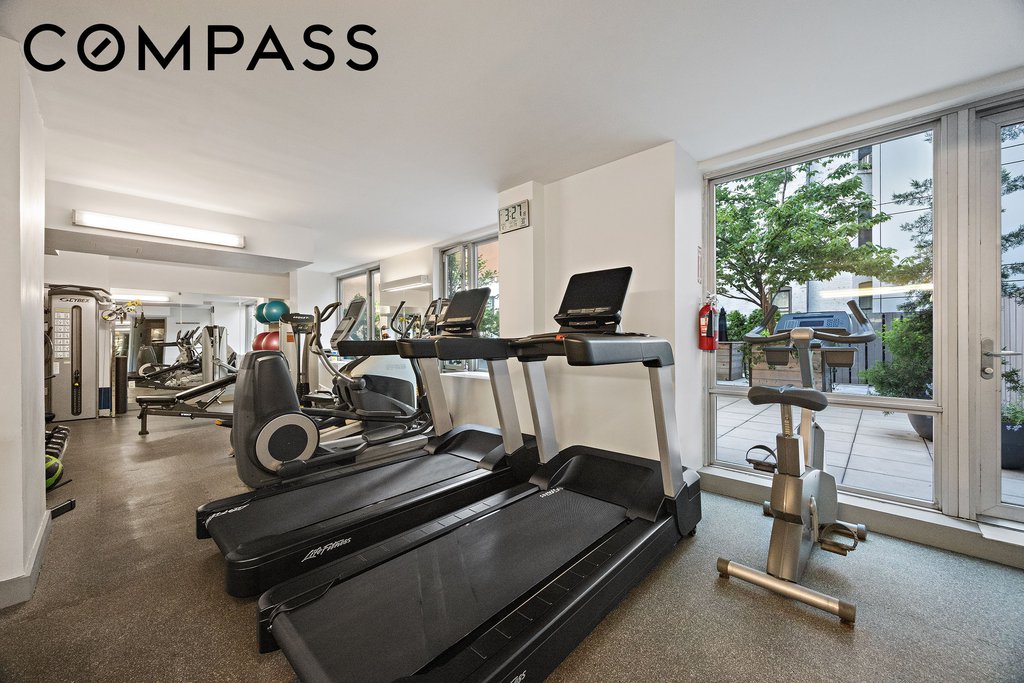 464 West 44th Street, Unit 6J photo 8