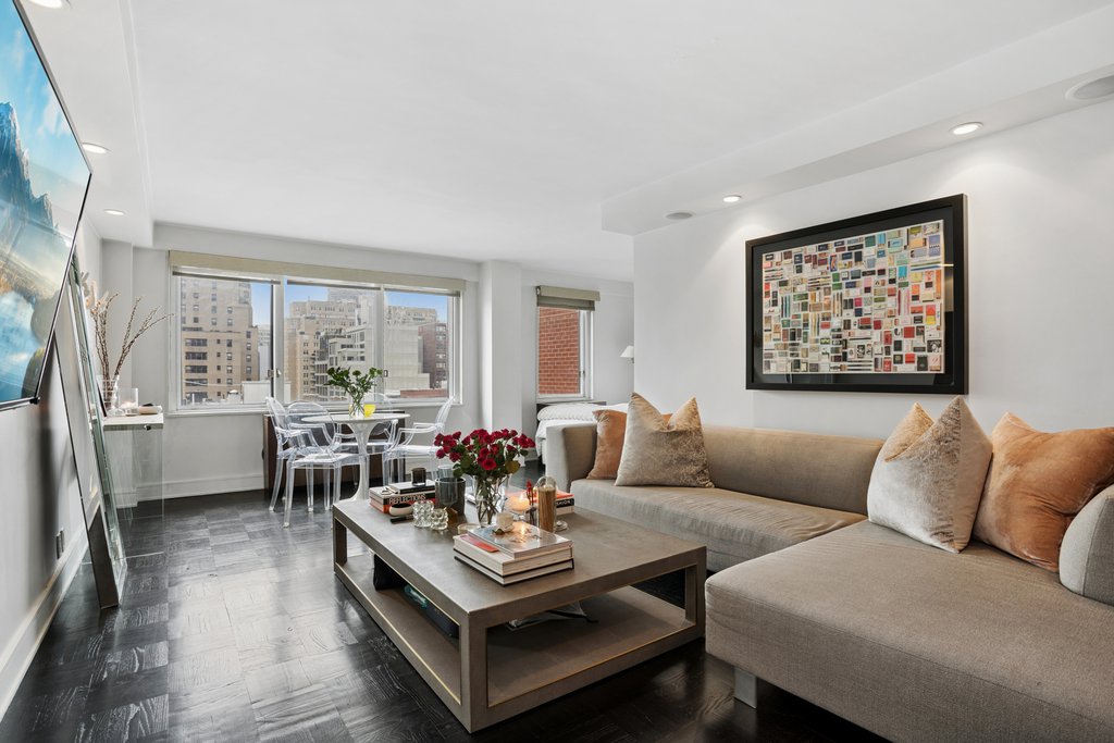 201 East 25th Street, Unit 10L