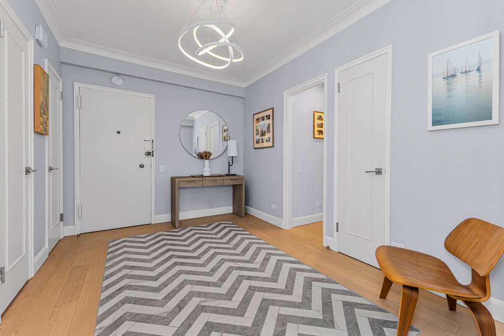923 Fifth Avenue, Unit 4B photo 3