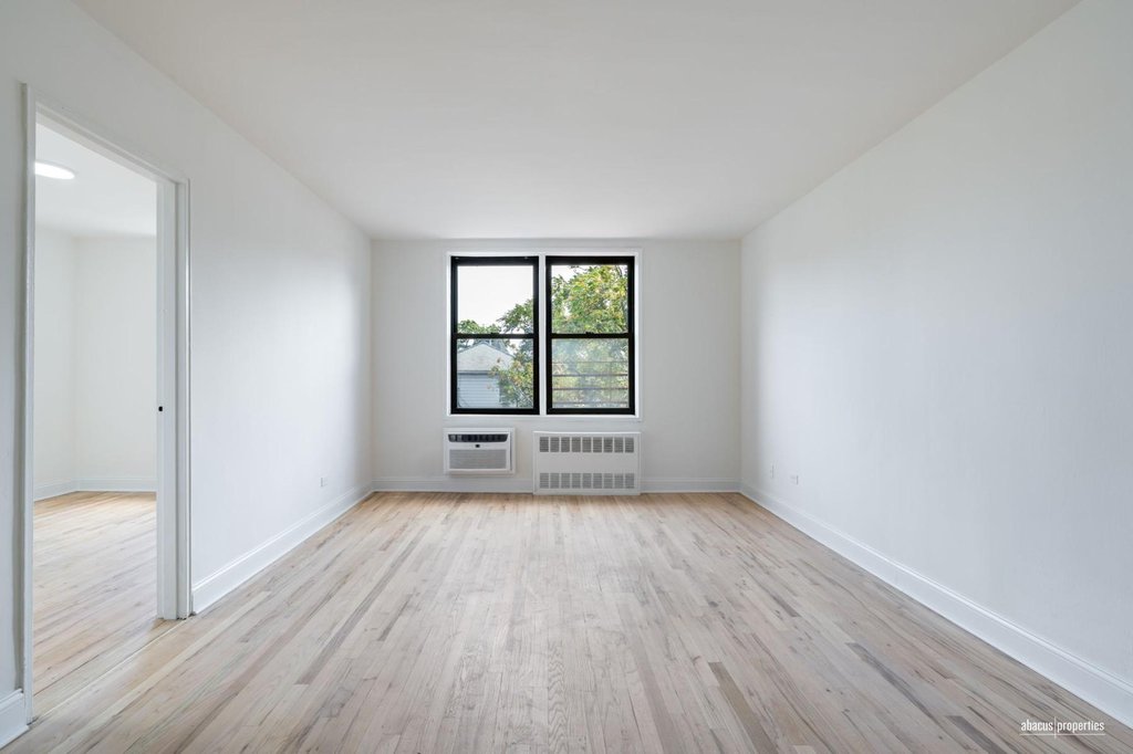 599 East 7th Street, Unit 3U photo 2