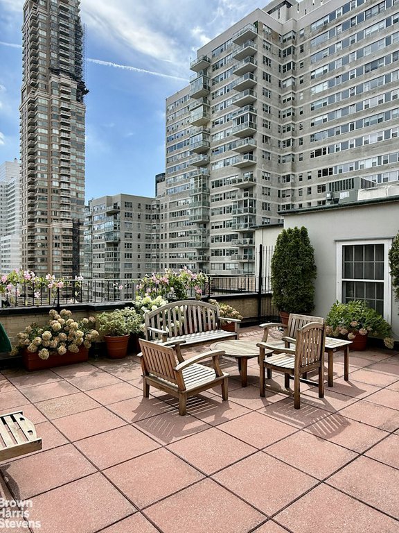 131 East 69th Street, Unit 7A photo 9