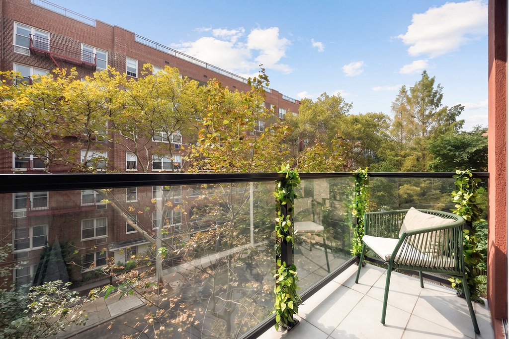 631 East 18th Street, Unit 3A