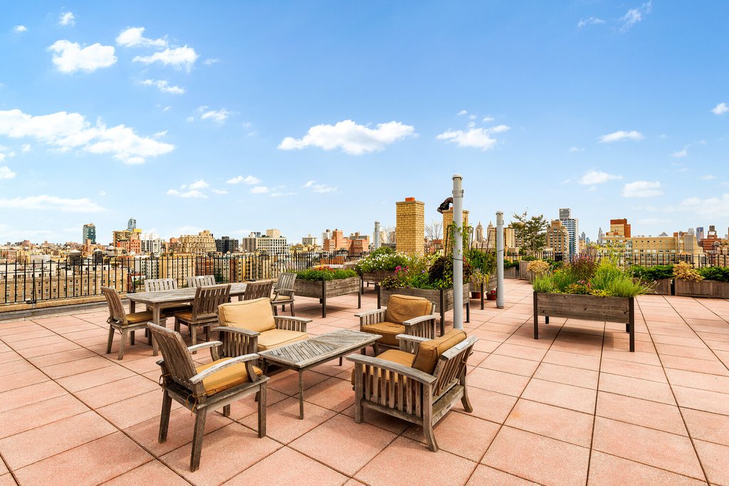 140 Riverside Drive, Unit 17LN photo 16
