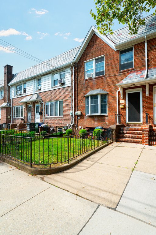 2026 Ford Street – For Sale