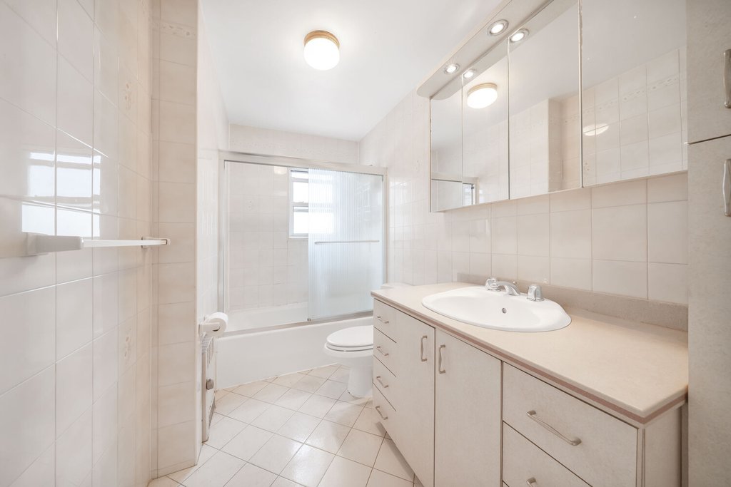 2026 Ford Street – For Sale photo 7