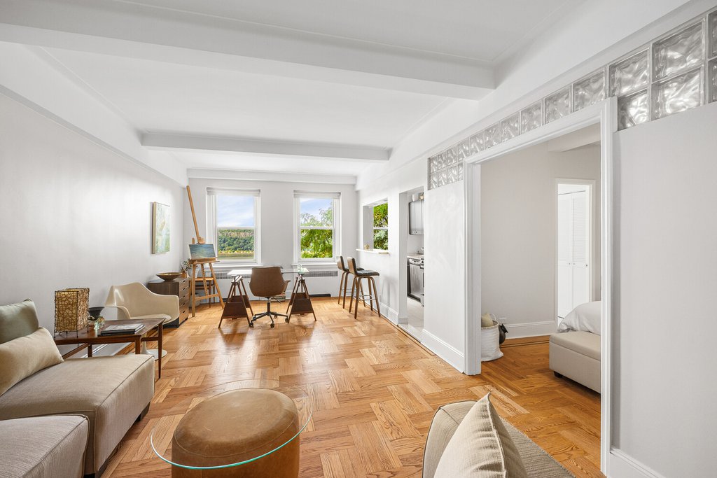 250 Cabrini Boulevard, Unit 2J