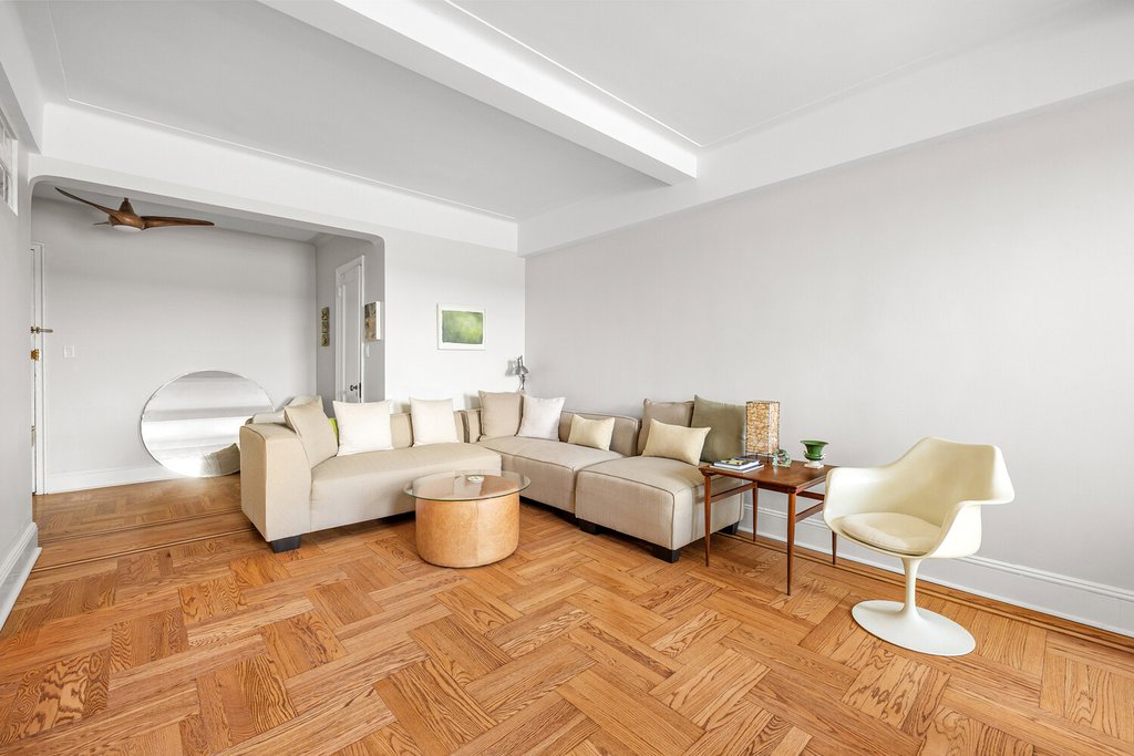 250 Cabrini Boulevard, Unit 2J photo 5