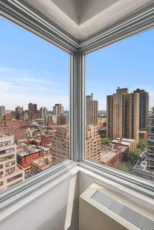 360 East 72nd Street, Unit C2603 photo 5