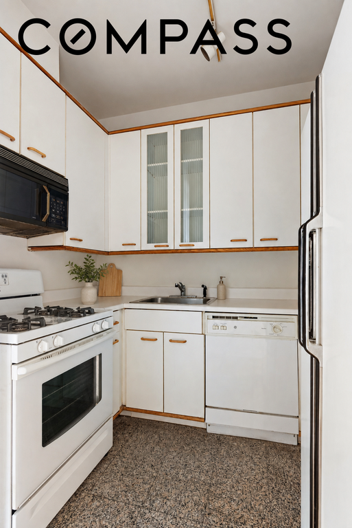 120 East 87th Street, Unit R14H photo 7