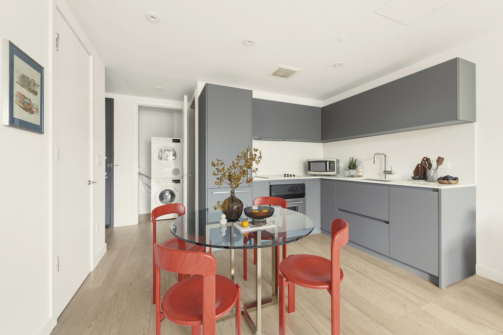 632 Lorimer Street, Unit 301 photo 4