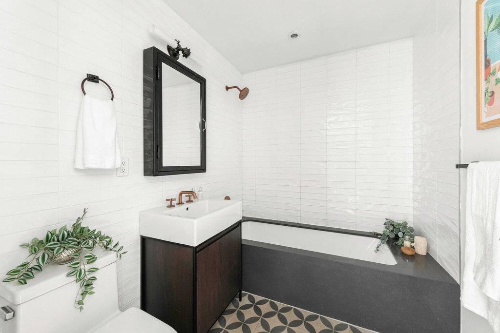 632 Lorimer Street, Unit 301 photo 8