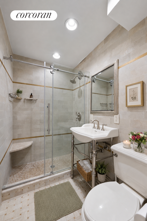 209 East 56th Street, Unit 9E photo 6