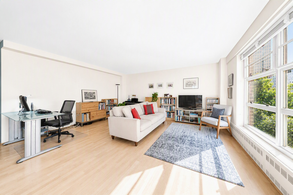 80 La Salle Street #8A