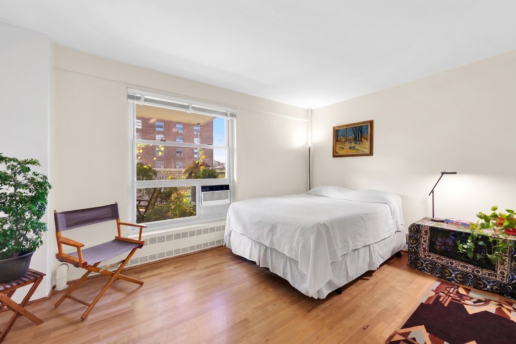 80 La Salle Street, Unit 8A photo 6
