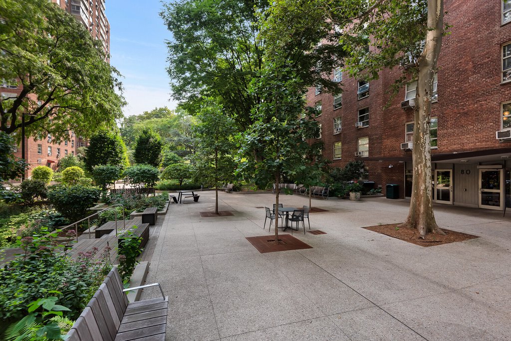 80 La Salle Street, Unit 8A photo 9