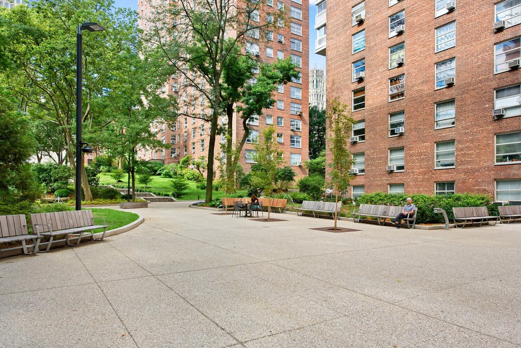 80 La Salle Street, Unit 8A photo 10