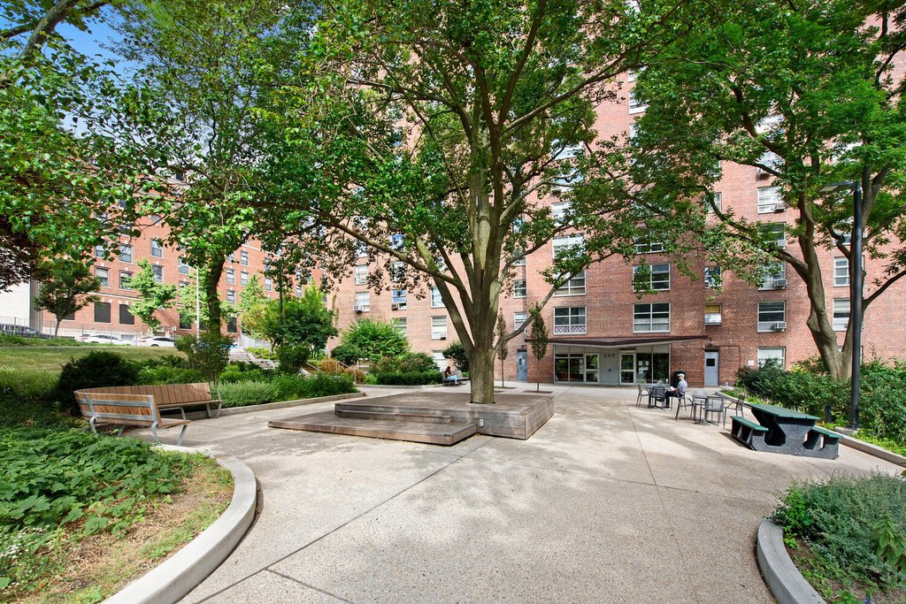 80 La Salle Street, Unit 8A photo 14