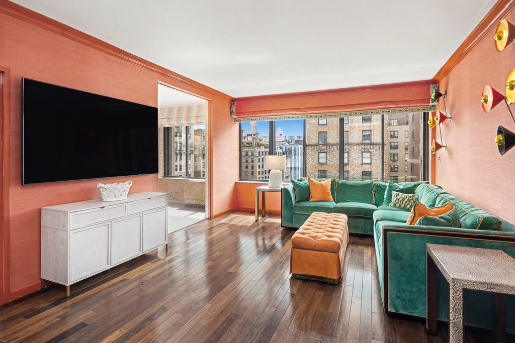 900 Park Avenue, Unit 14C