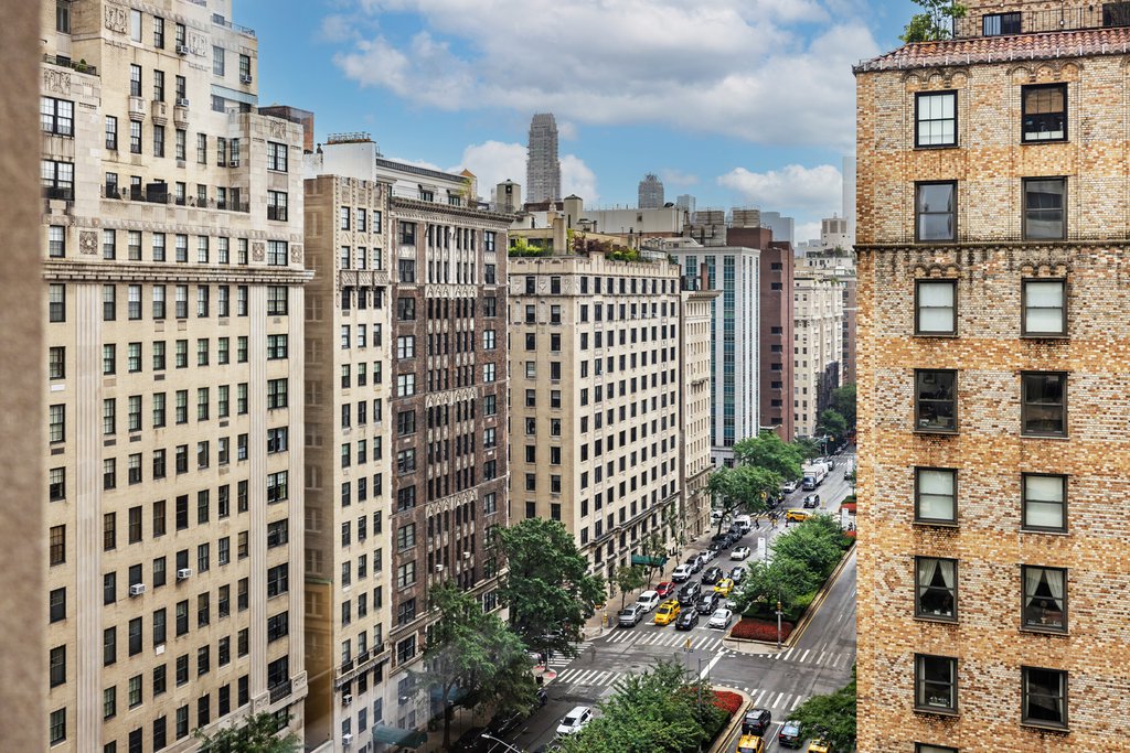 900 Park Avenue, Unit 14C photo 4