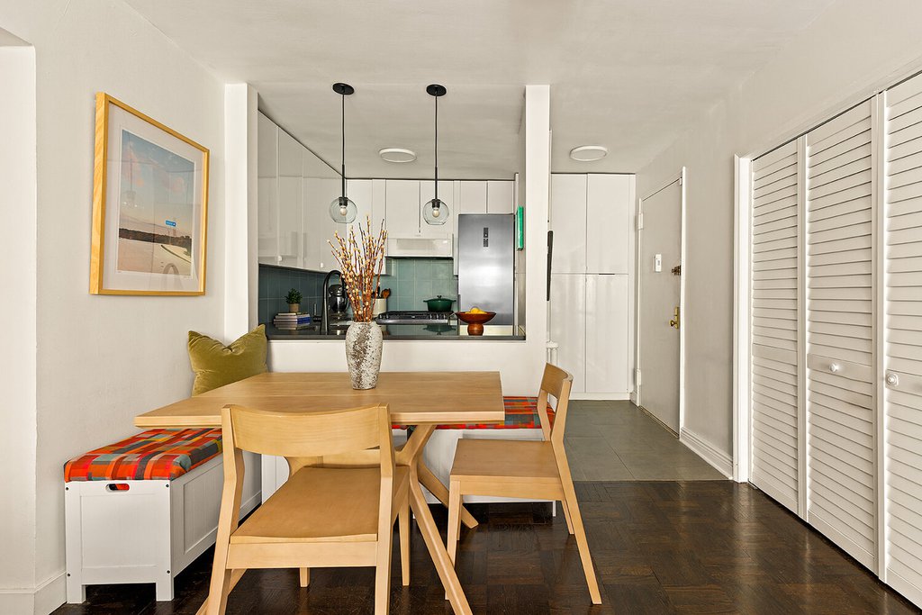 651 Vanderbilt Street, Unit 2B photo 2
