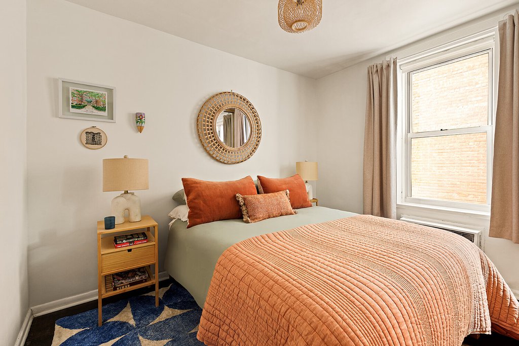 651 Vanderbilt Street, Unit 2B photo 4