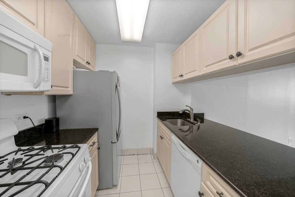 200 Rector Place, Unit 10K photo 3