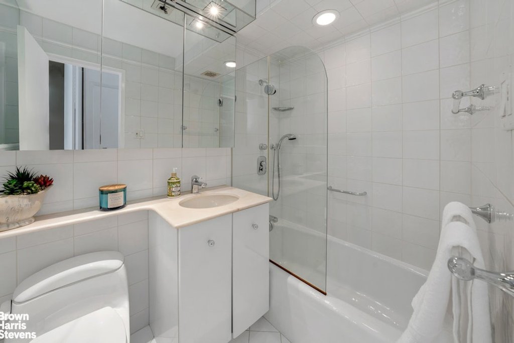 10 West 66th Street, Unit 14G photo 7