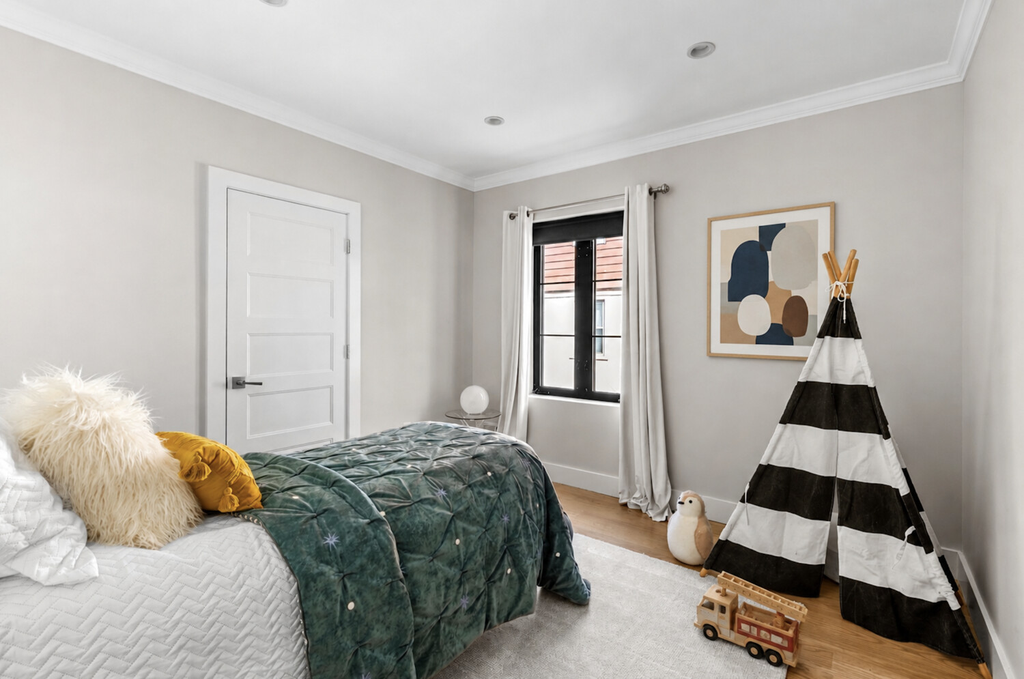 738 East 23rd Street – For Sale photo 7