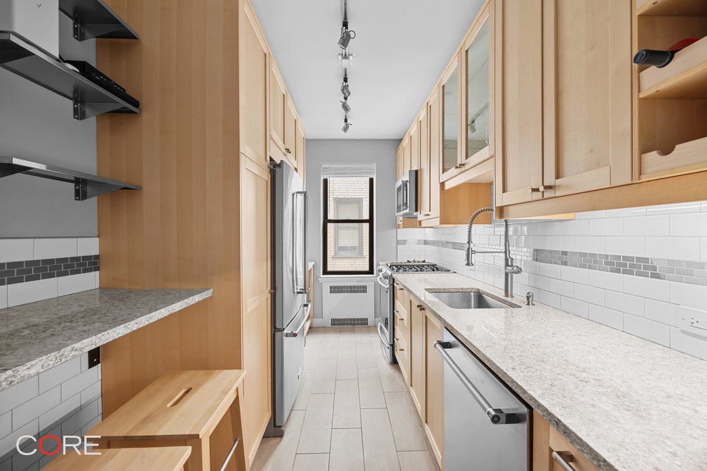 35-36 76th Street, Unit 524 photo 5