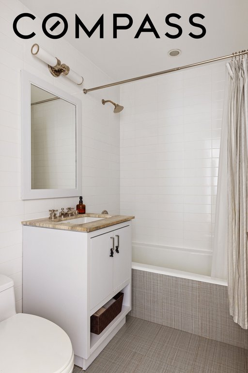 100 Riverside Boulevard, Unit 25B photo 5