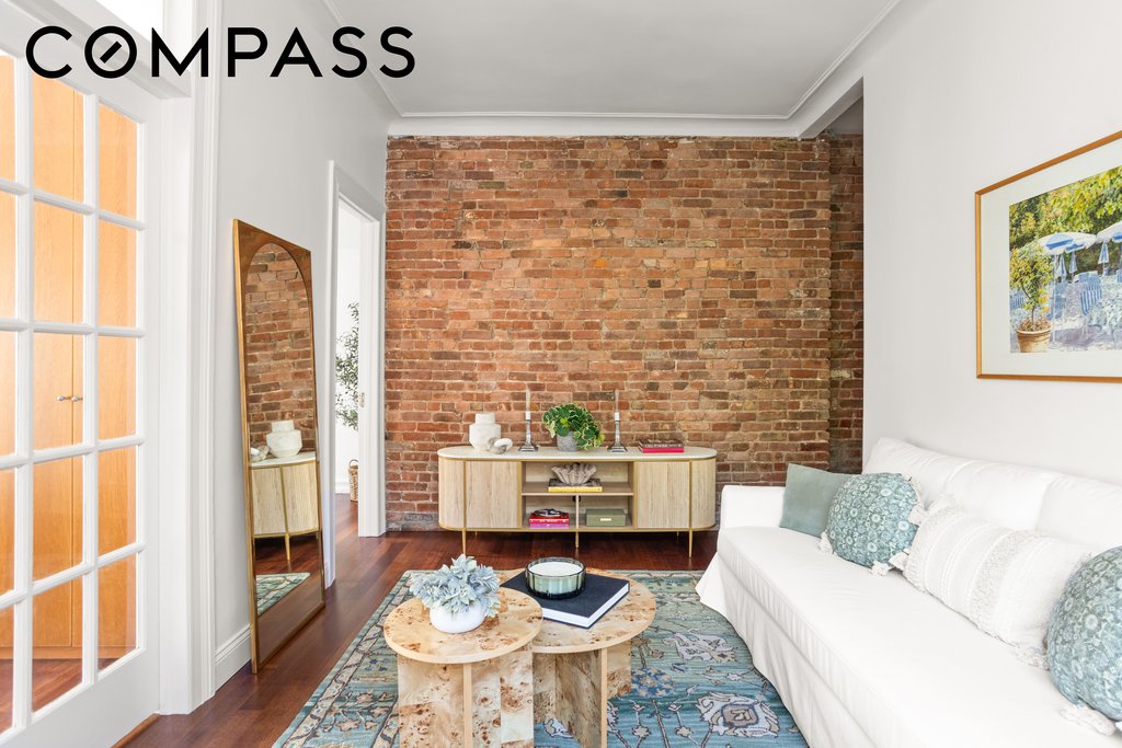 210 East 17th Street, Unit 4D photo 2